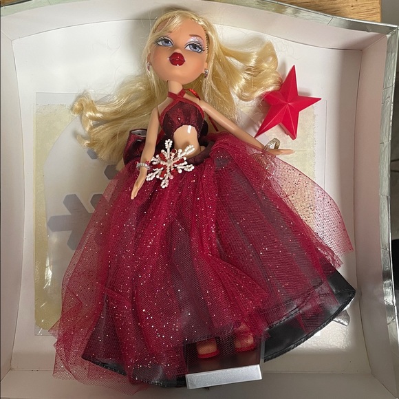 Bratz Winter Ball Beauty Cloe with box - Picture 5 of 6